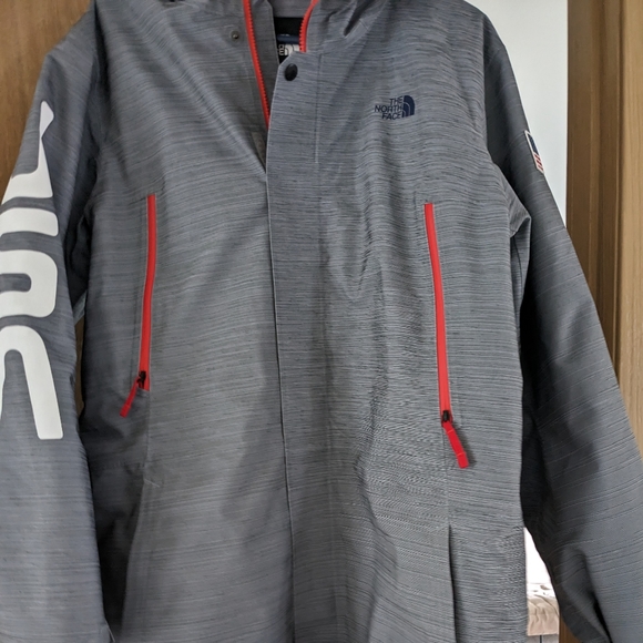 The North Face USA Jacket - Picture 2 of 7
